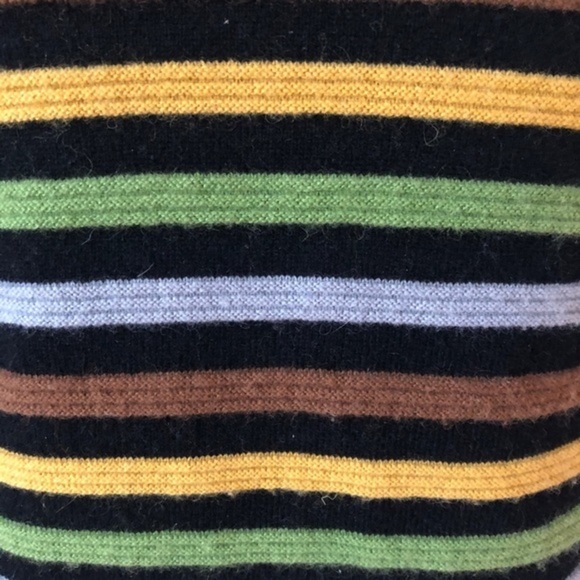 100% Cashmere Multicolor Rainbow Striped V-neck Sweater - Picture 3 of 16